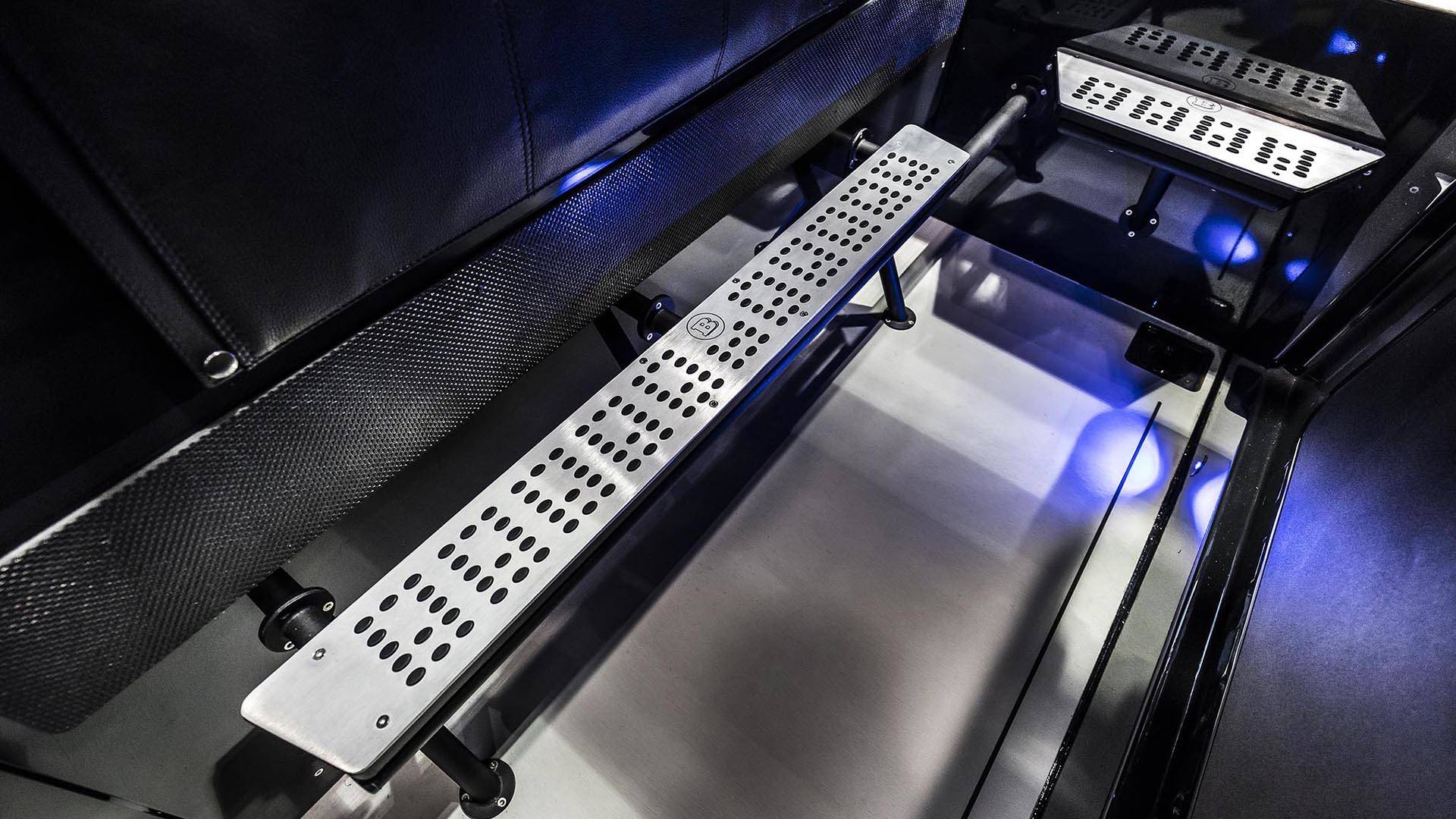 Thuyền đua Brabus Shadow 800